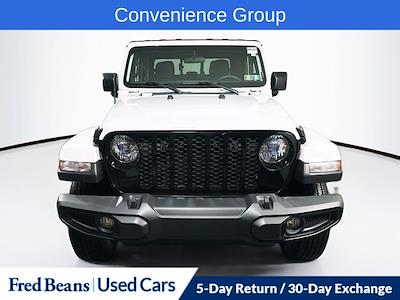 Used 2022 Jeep Gladiator - photo 1