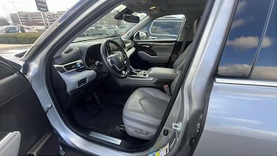 2023 Toyota Highlander AWD SUV for sale #BTT1114A - photo 2
