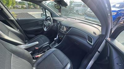 2019 Chevrolet Trax FWD SUV for sale #PBT1735 - photo 2