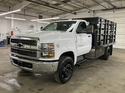 2023 Chevrolet Silverado 5500 Regular Cab DRW RWD, Harbor Black Boss Stake Bed