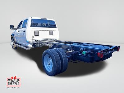 2026 Ram 5500 Tradesman Crew Cab 84 CA 4WD, Cab Chassis 7D0413 for sale #7D0413 - photo 2