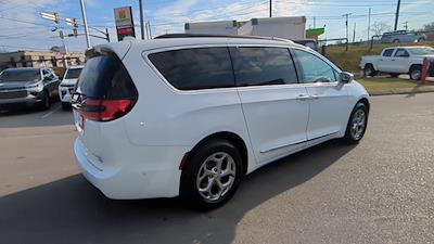 2022 Chrysler Pacifica AWD, Minivan for sale #3150069A - photo 2