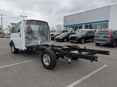 2025 Chevrolet Express 3500 Regular Cab RWD Cutaway for sale #F3150415 - photo 2