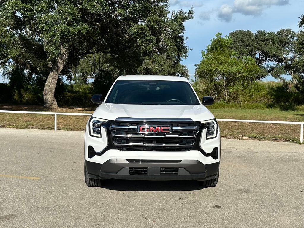 Used 2026 GMC Terrain - photo 2