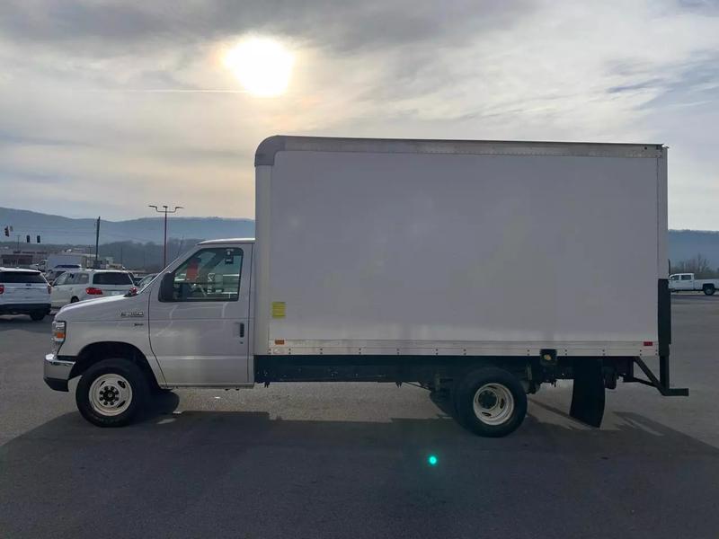 Used 2014 Ford E-350 - photo 8