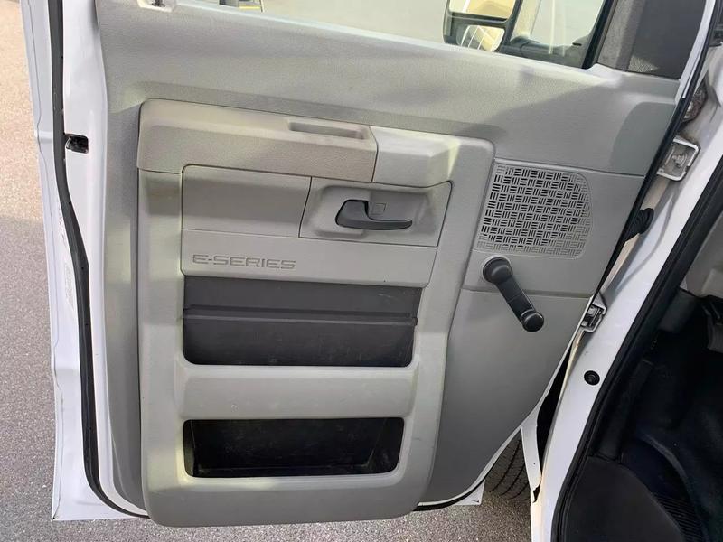 Used 2014 Ford E-350 - photo 10