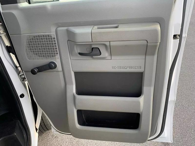 Used 2014 Ford E-350 - photo 23