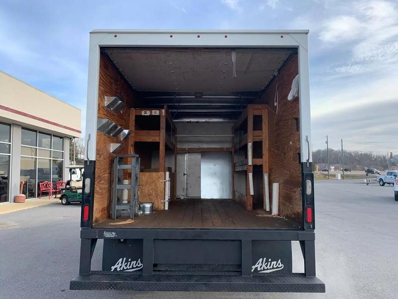 Used 2014 Ford E-350 - photo 26