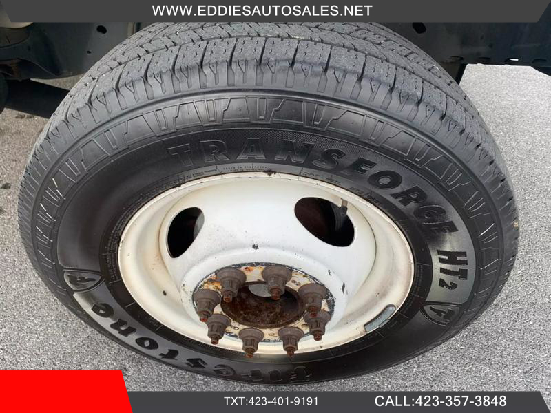 Used 2014 Ford E-350 - photo 32