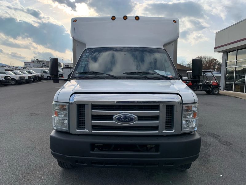 Used 2013 Ford E-450 - photo 5