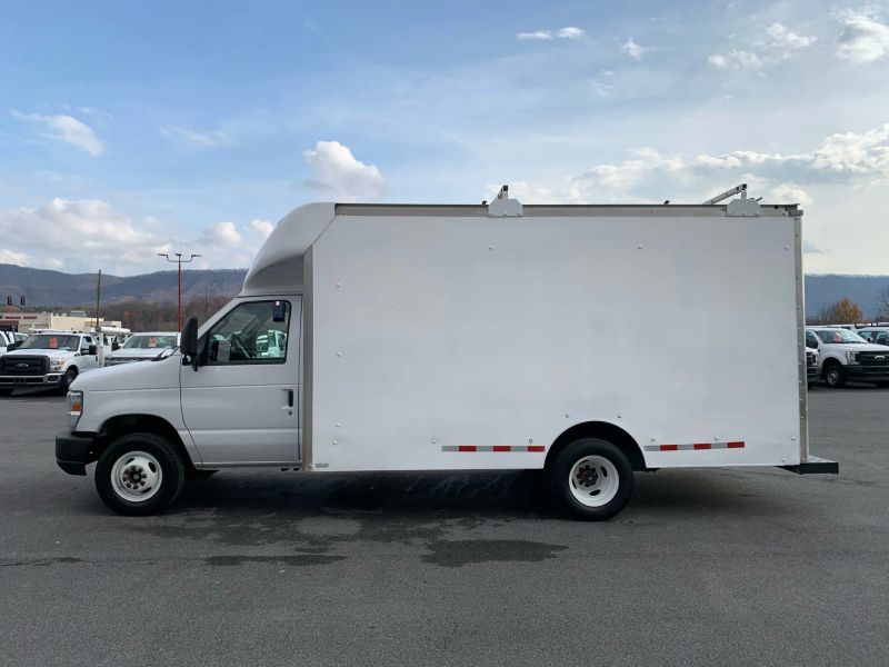Used 2013 Ford E-450 - photo 8