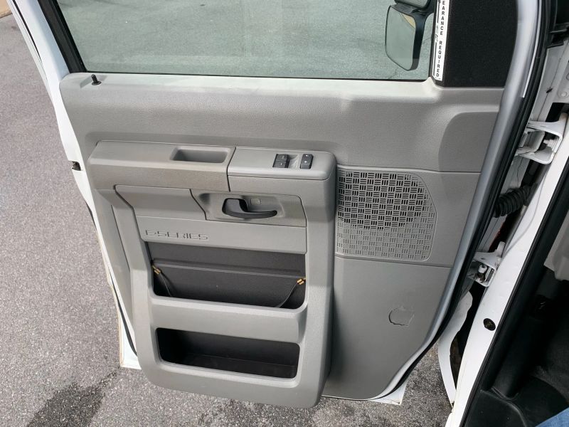 Used 2013 Ford E-450 - photo 10