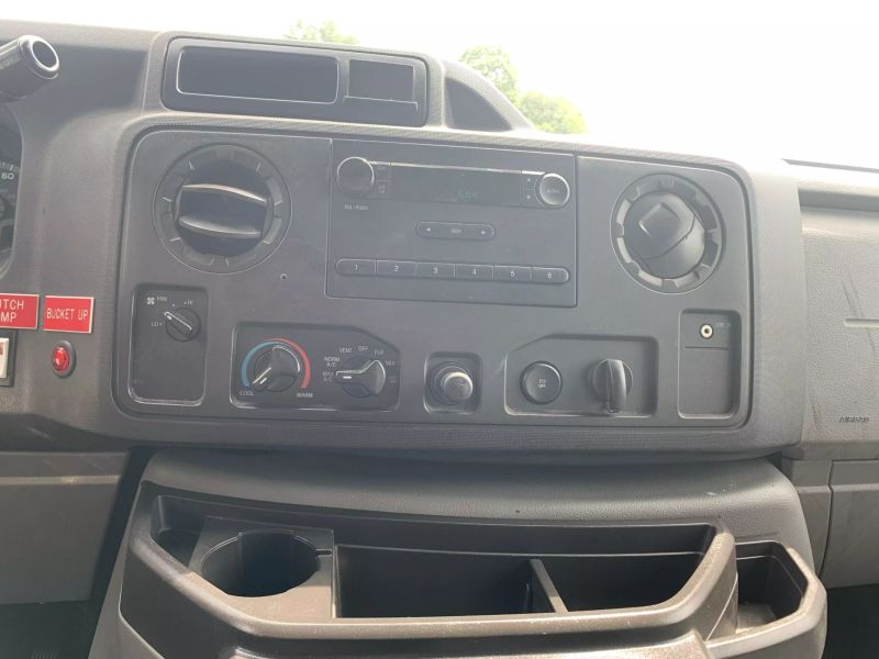 Used 2012 Ford E-350 - photo 17