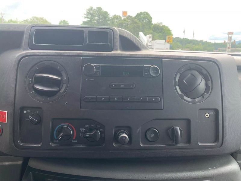 Used 2012 Ford E-350 - photo 18