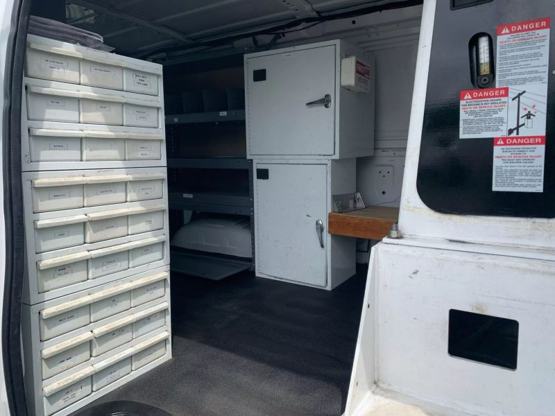 Used 2012 Ford E-350 - photo 32