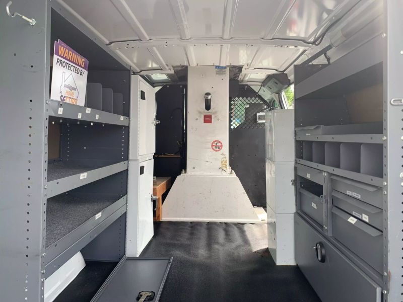 Used 2012 Ford E-350 - photo 36