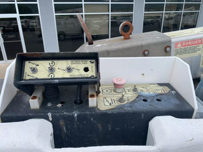 Used 2012 Ford E-350 - photo 40