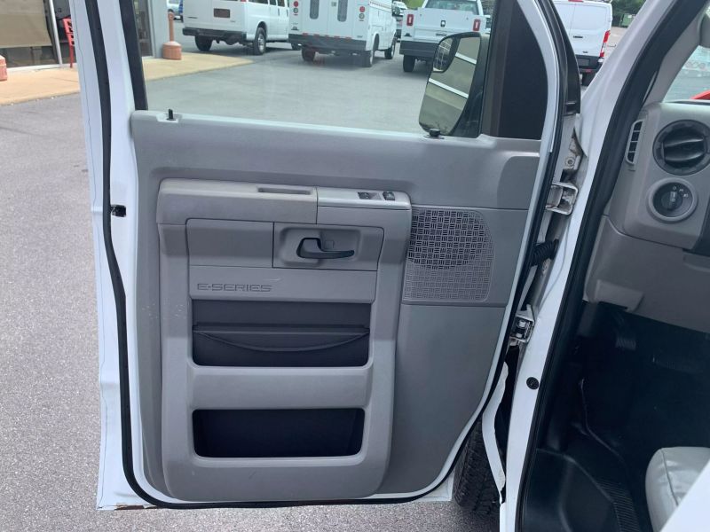 Used 2012 Ford E-350 - photo 10