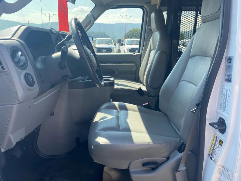 Used 2013 Ford E-350 - photo 13