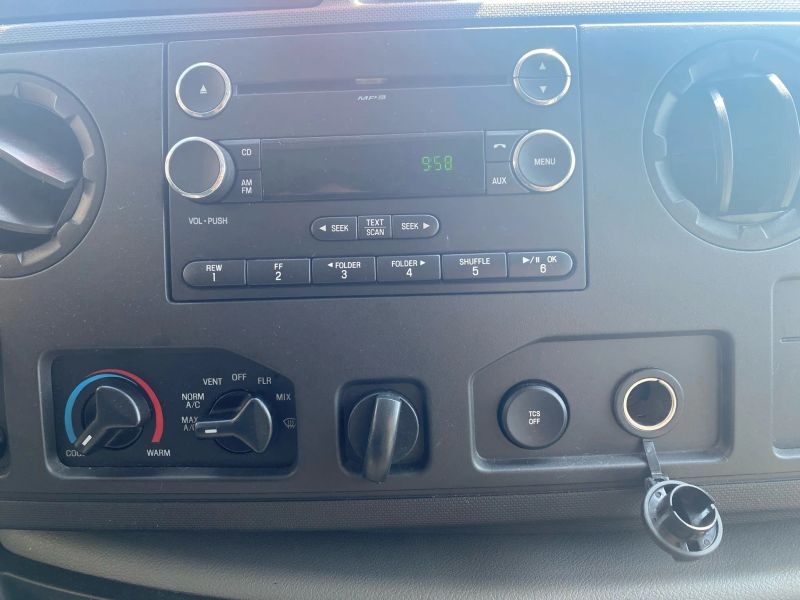 Used 2013 Ford E-350 - photo 17