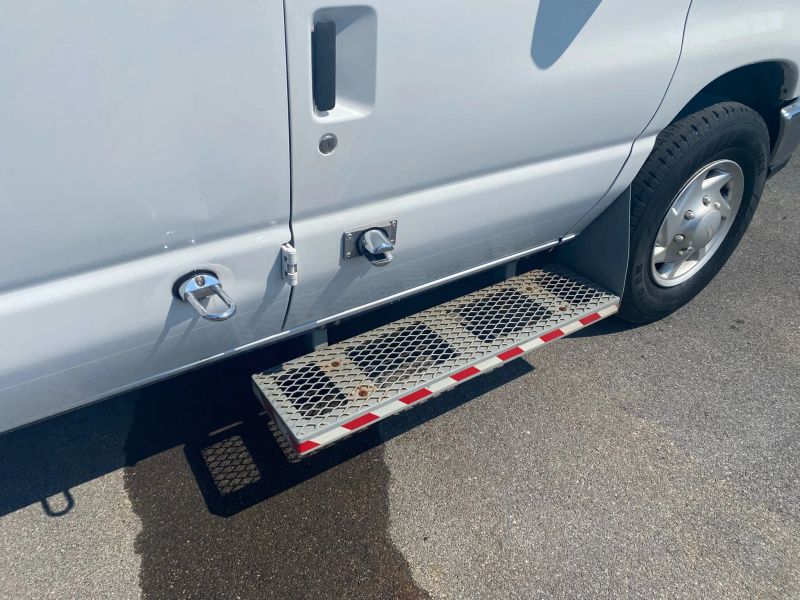 Used 2013 Ford E-350 - photo 21