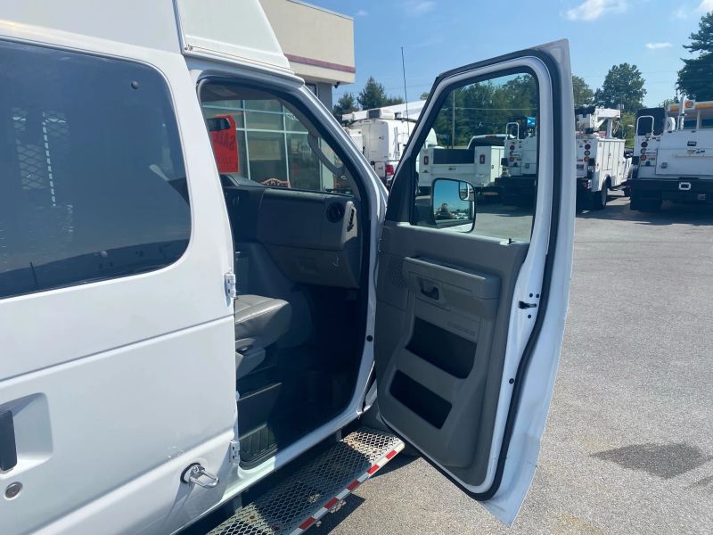 Used 2013 Ford E-350 - photo 22