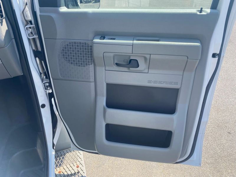 Used 2013 Ford E-350 - photo 23