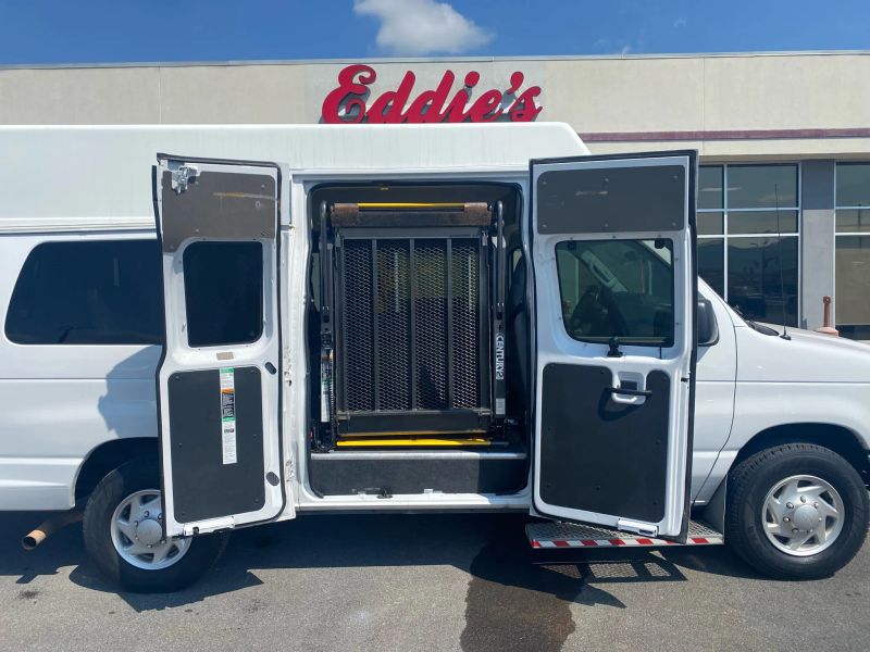 Used 2013 Ford E-350 - photo 25