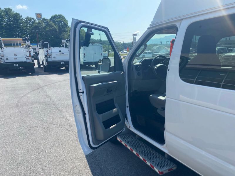 Used 2013 Ford E-350 - photo 11