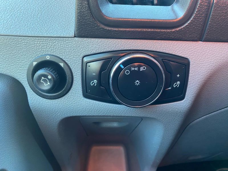 Used 2015 Ford Transit 250 - photo 17