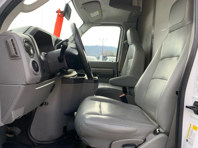 Used 2019 Ford E-450 - photo 11