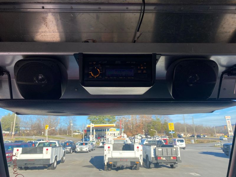 Used 2012 Ford E-350 - photo 16