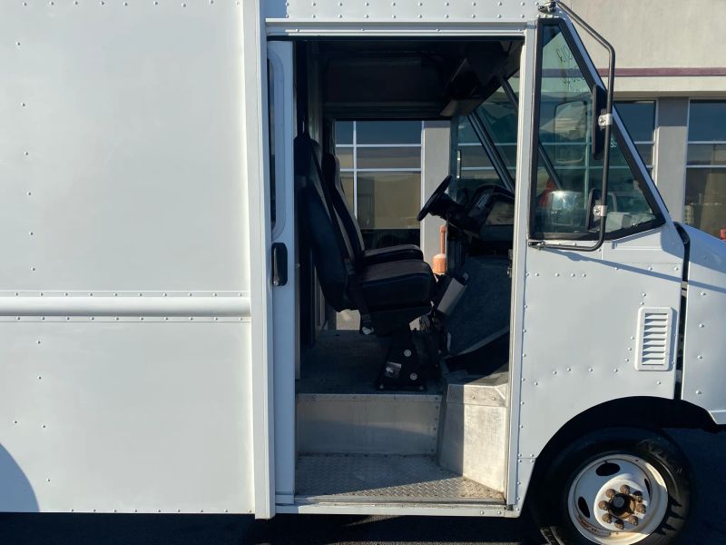 Used 2012 Ford E-350 - photo 17