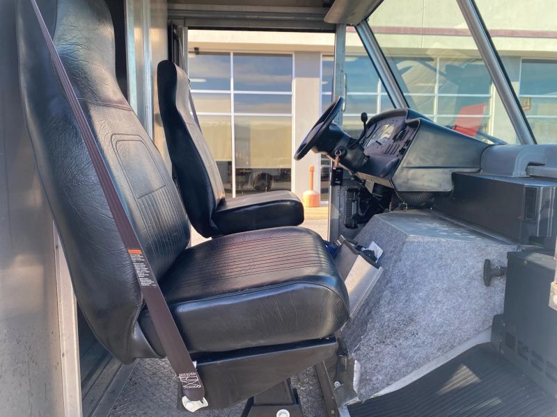 Used 2012 Ford E-350 - photo 18