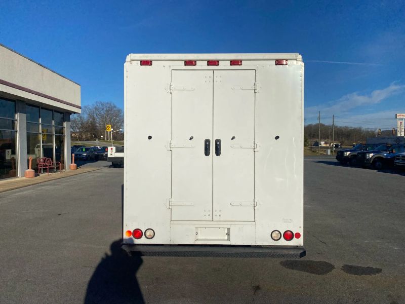 Used 2012 Ford E-350 - photo 2