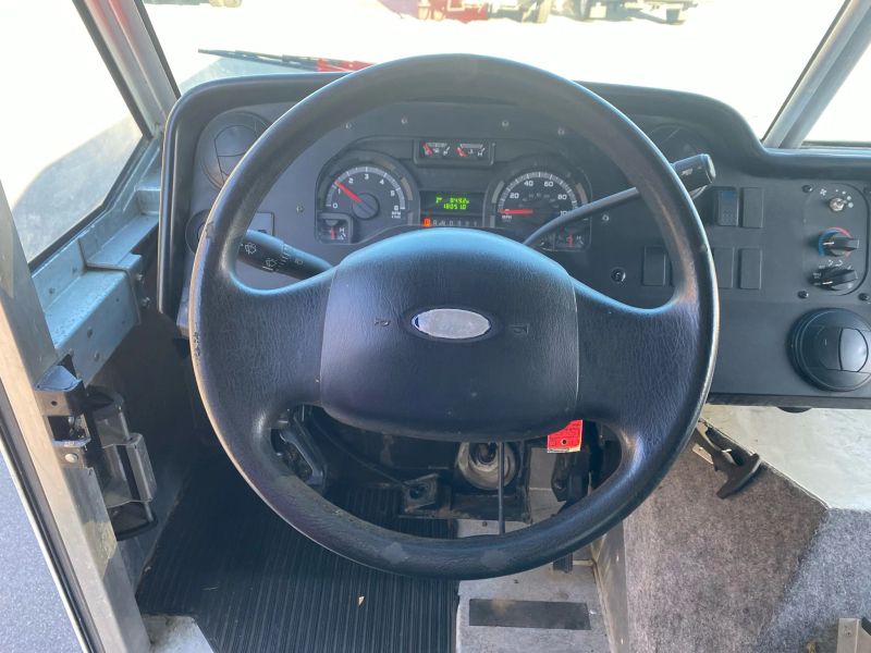Used 2012 Ford E-350 - photo 11