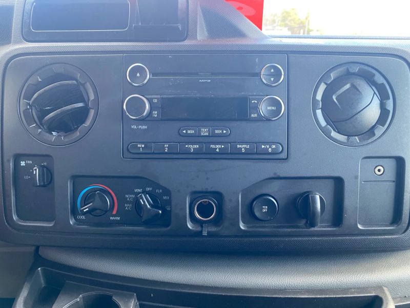 Used 2014 Ford E-350 - photo 15