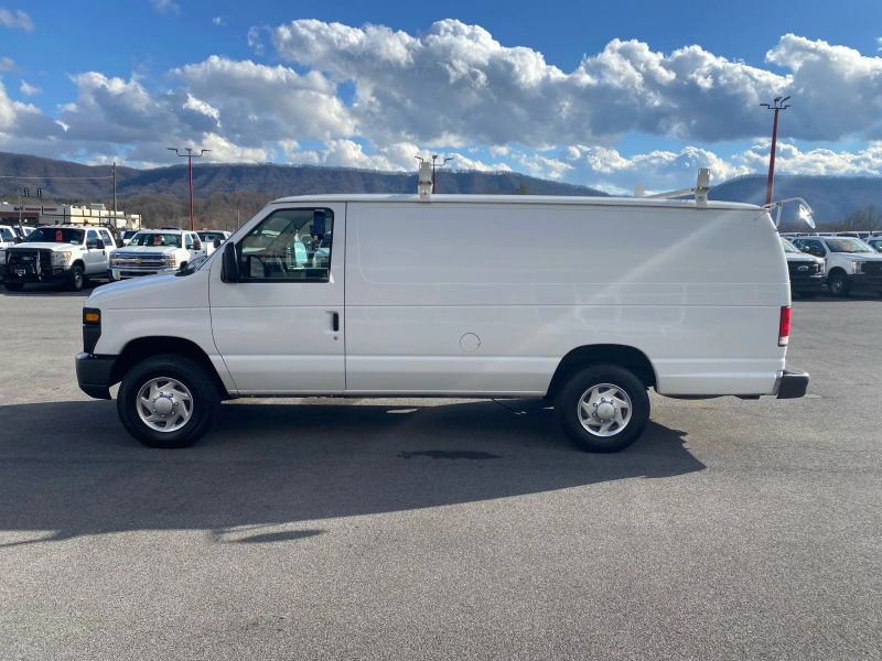 Used 2014 Ford E-350 - photo 8