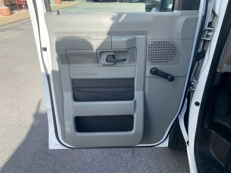 Used 2014 Ford E-350 - photo 10