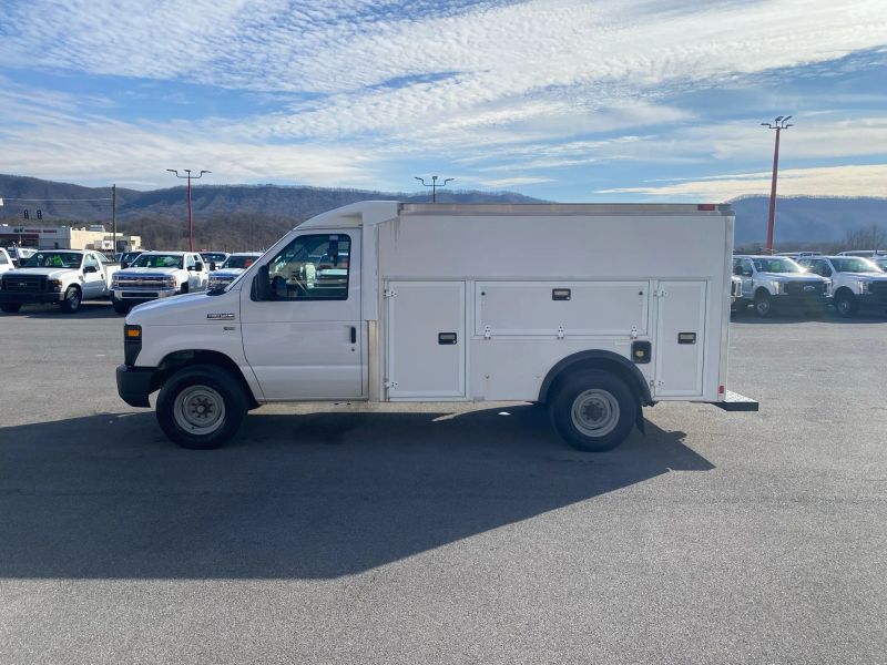 Used 2015 Ford E-350 - photo 7