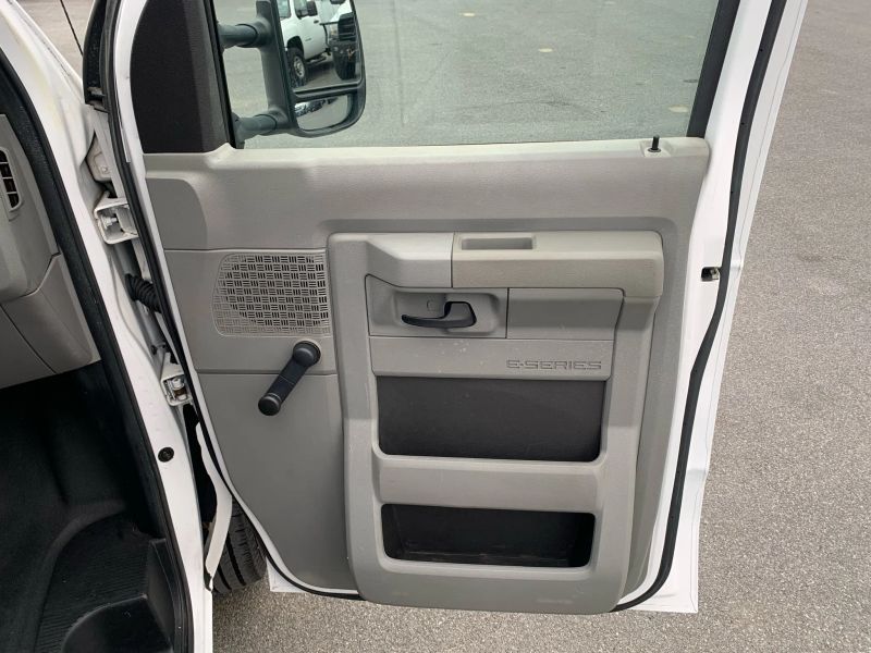 Used 2014 Ford E-350 - photo 20