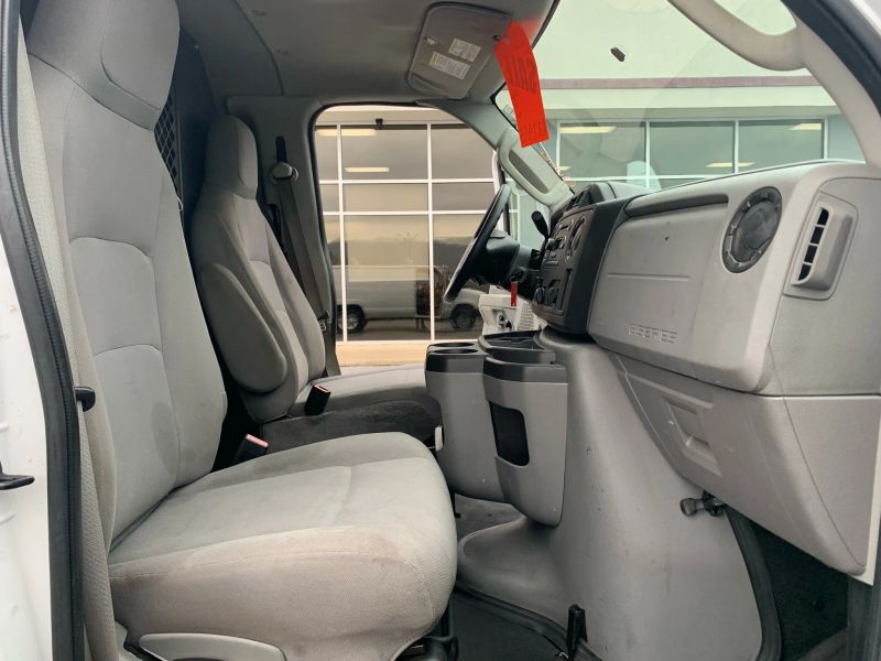 Used 2014 Ford E-350 - photo 21