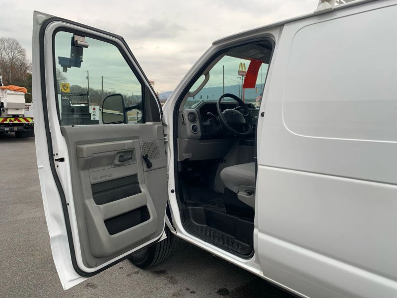Used 2014 Ford E-350 - photo 9