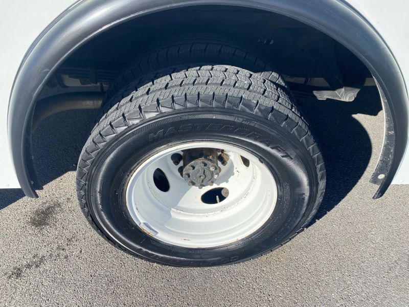 Used 2014 Ford E-350 - photo 25