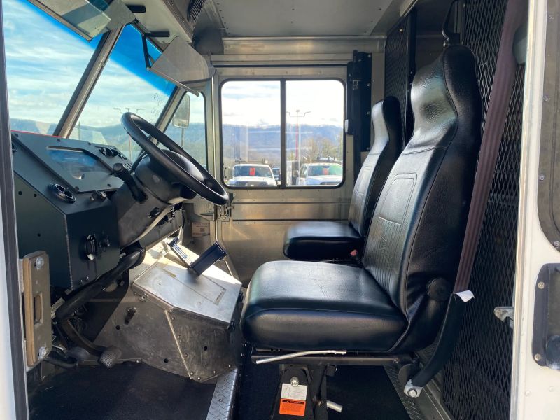 Used 2014 Ford E-350 - photo 10