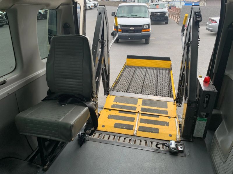 Used 2007 Ford E-350 - photo 48