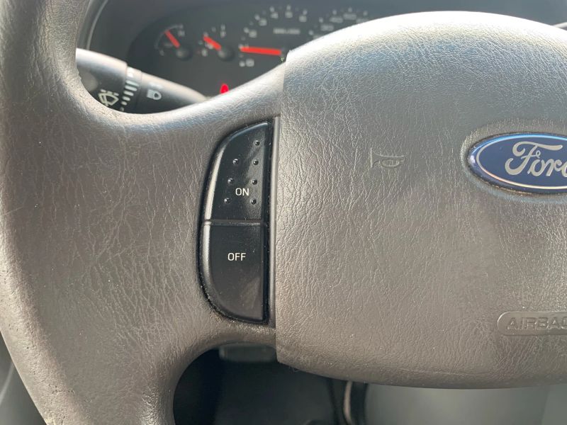 Used 2007 Ford E-350 - photo 18