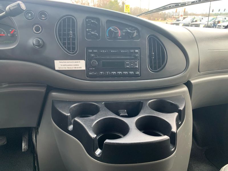 Used 2007 Ford E-350 - photo 19