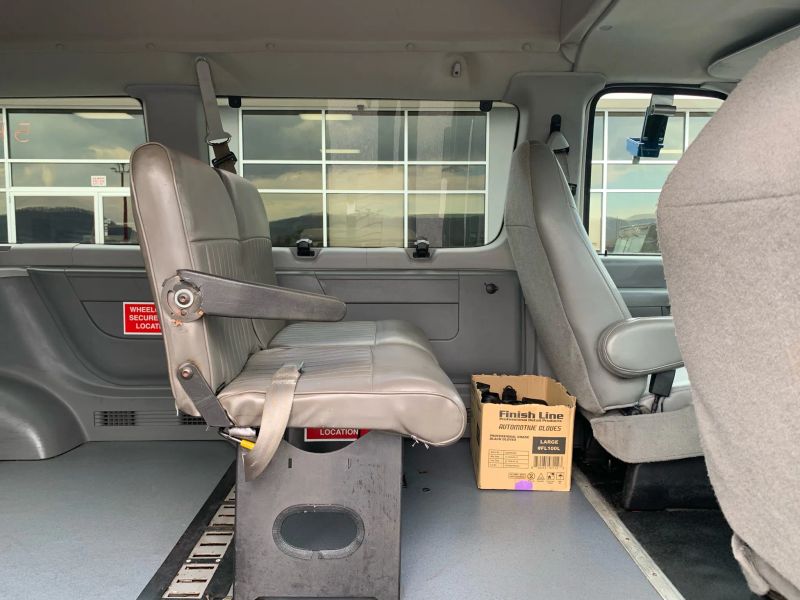 Used 2007 Ford E-350 - photo 7
