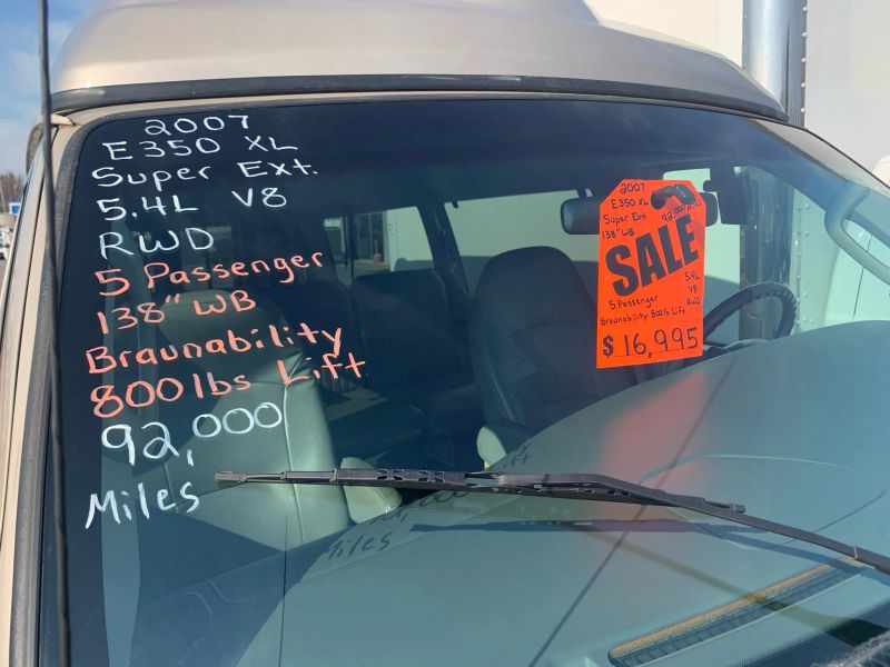 Used 2007 Ford E-350 - photo 9